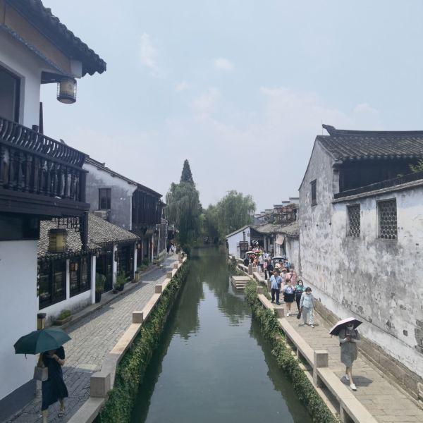 探寻天涯,畅谈雨衣男强行与前妻发生性关系后潜逃,该男子的行为在法律中如何定性?交流平台